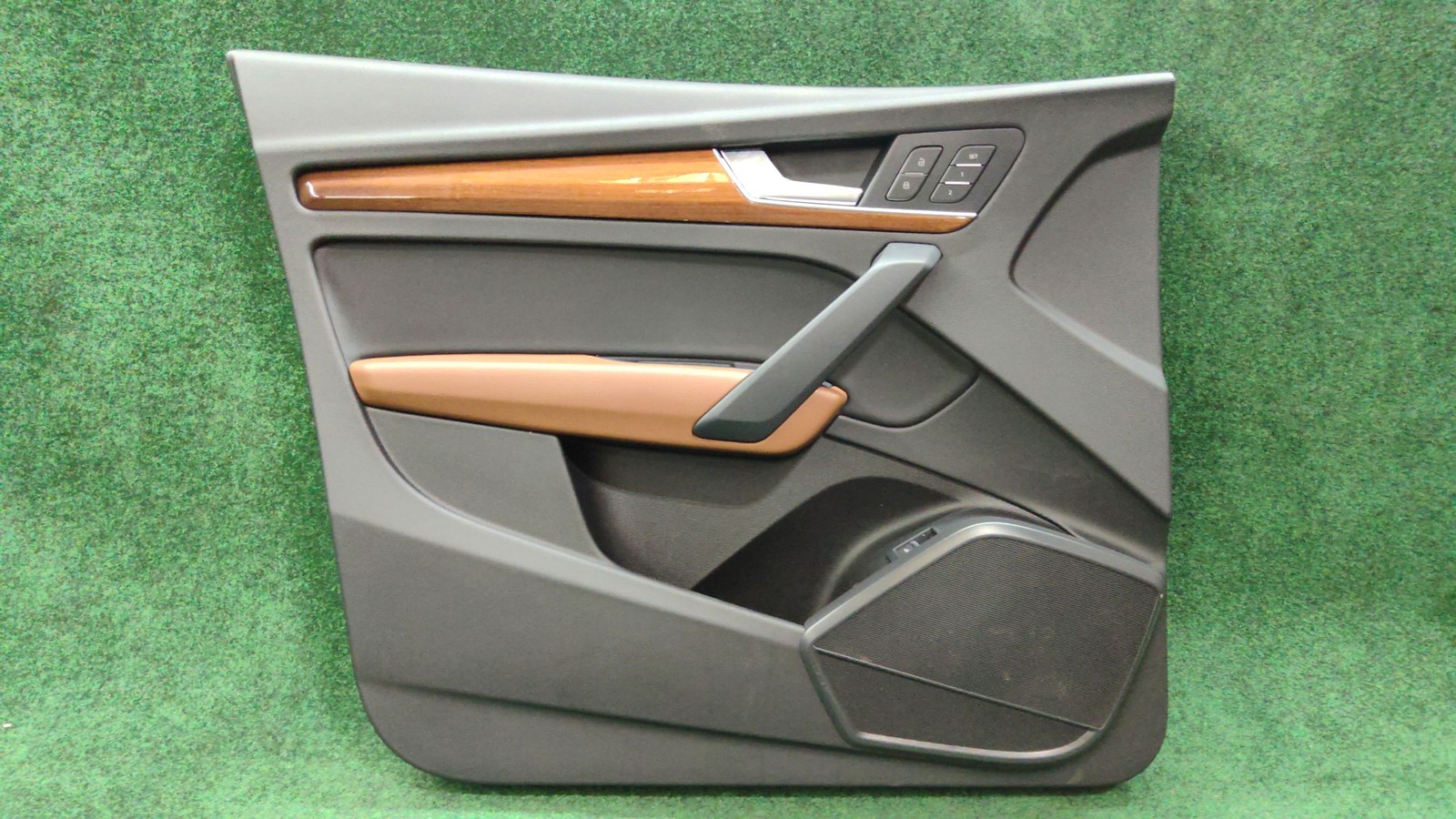2021-2025 Audi Q5 Front right Door Trim Panel Black Okapi Brown/bg 80a867104dwfa