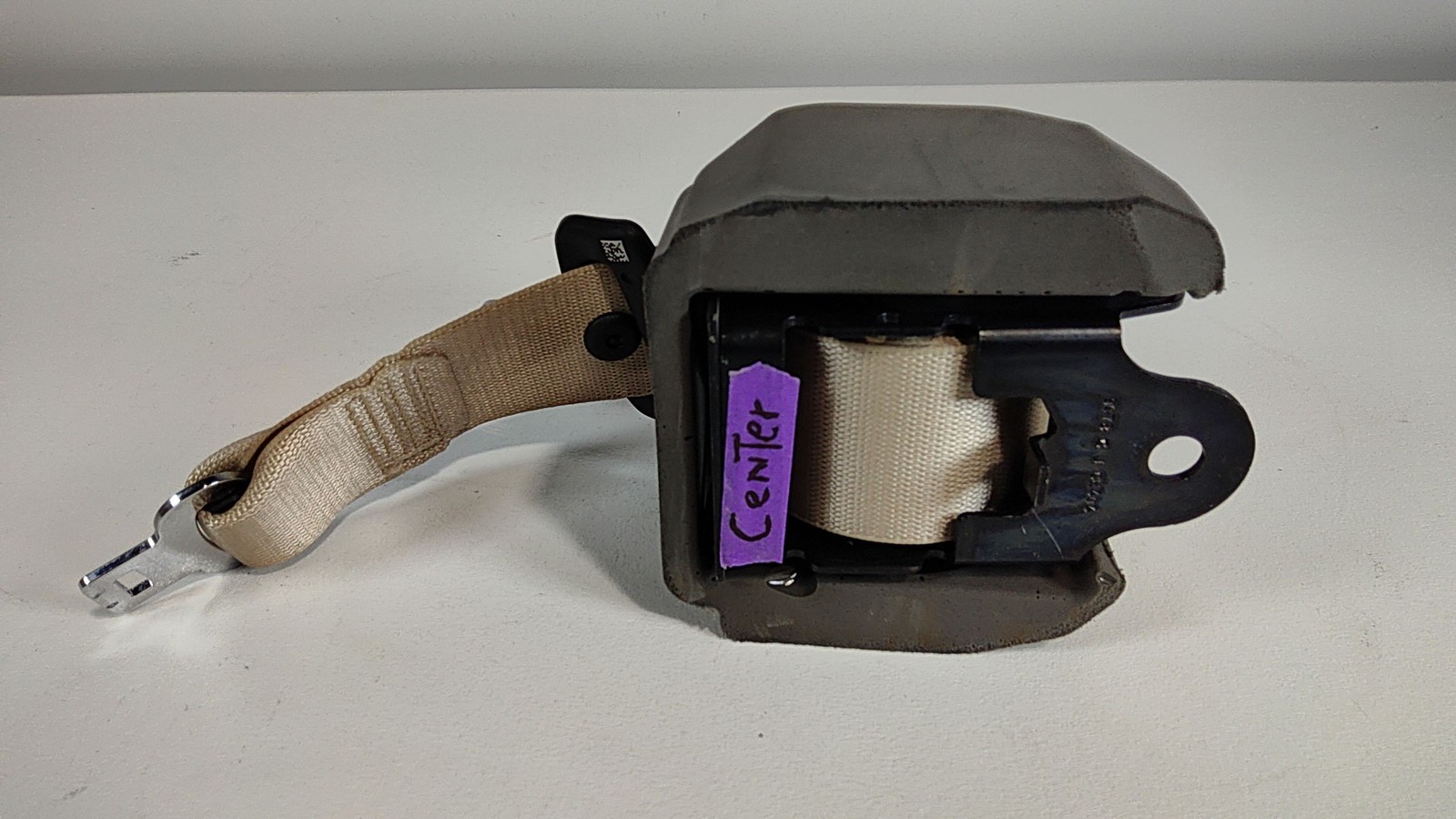 2019-2025 Bmw 330i Central Rear Seat Belt Assembly Beige Oem 72117496265 Origin