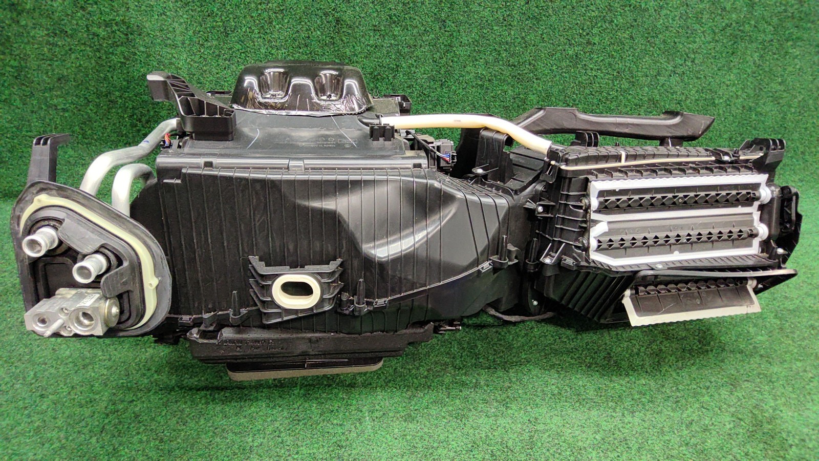 2018-2024 Bmw X3 A/c Evaporator Distribution Housing 27k Mls Oem 64119382874