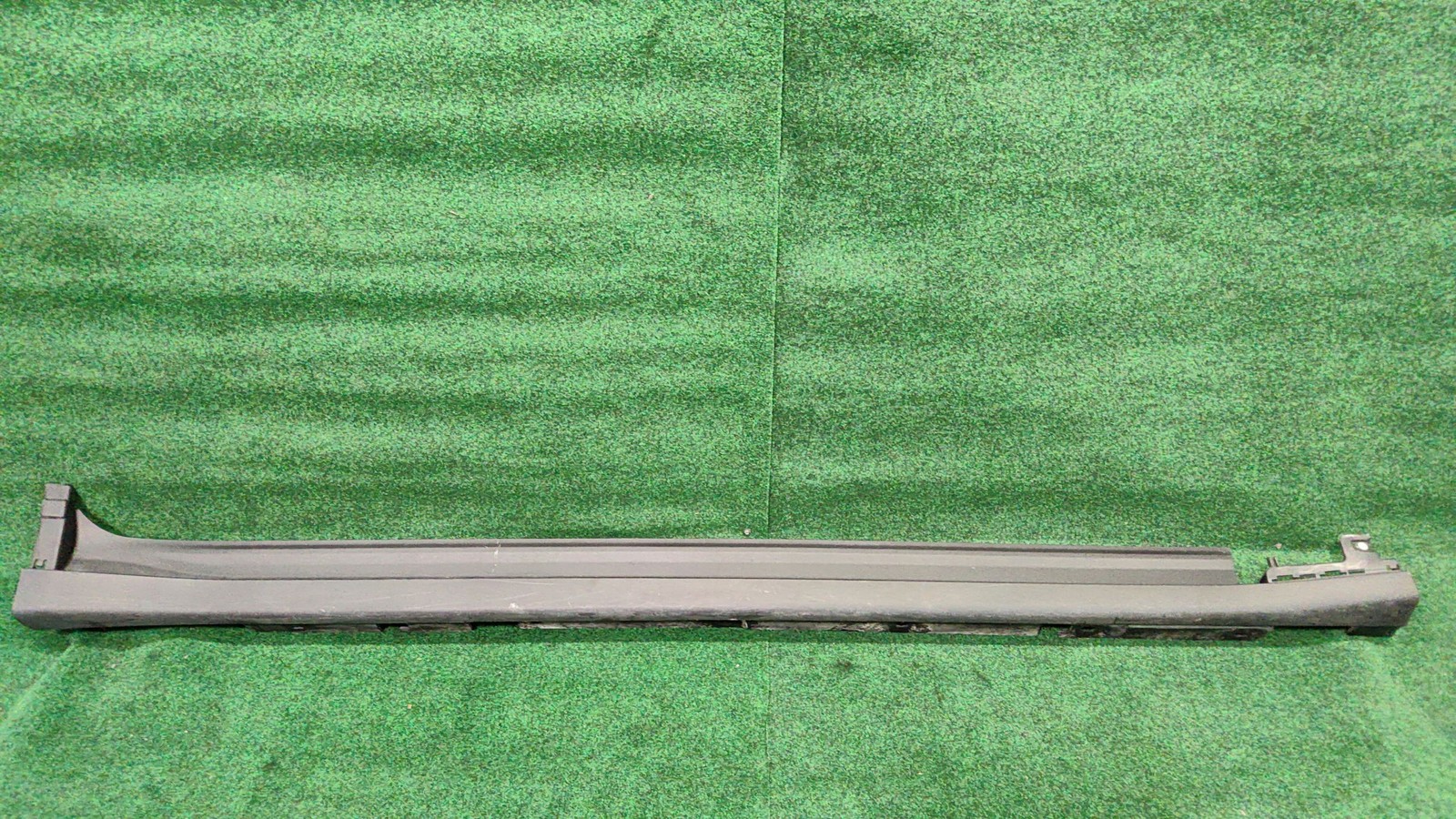 2018-2024 Bmw X3 Rocker Molding Right  Side Skirt  OEM 51777400676