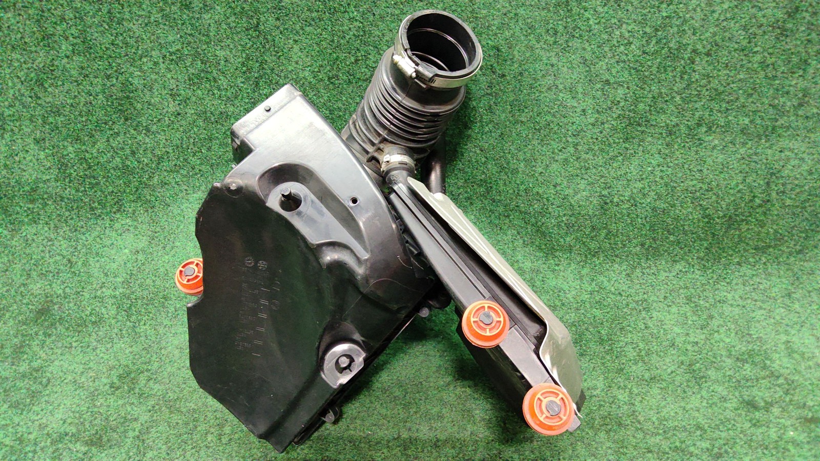 2019-2023 BMW X5 Front Air Filter Housing Assembly OEM 13717643301 13717643302