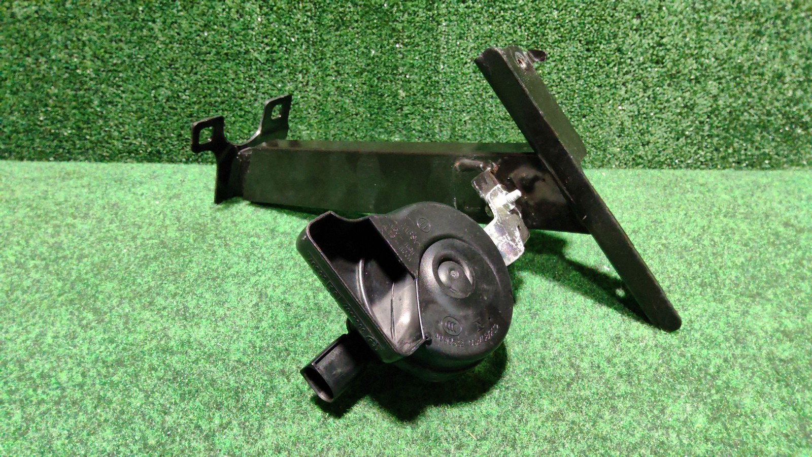 2014-2021 Mercedes Benz C300 Left High Tone Horn Oem A2055420920