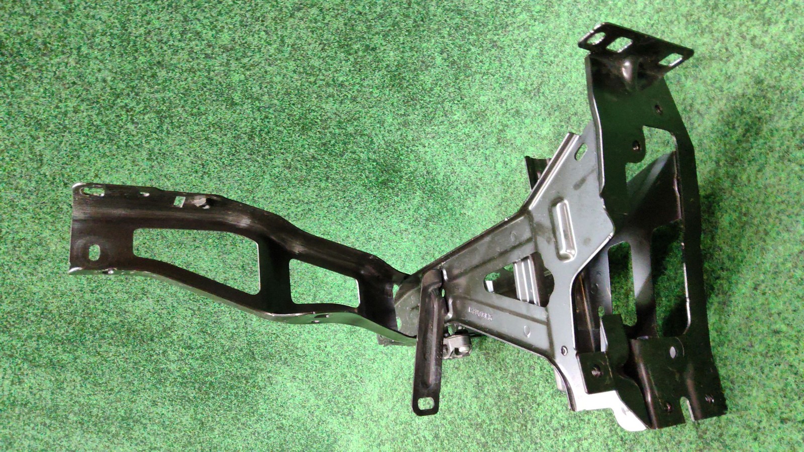 2018-2021 Bmw X3 Right Vertical Support Headlight Mount Oem 51647400114