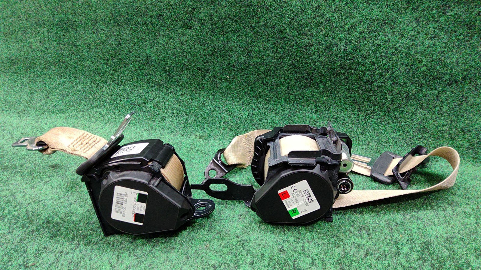 2017-2023 BMW 530i Rear Left Side Seat Belt Beige OEM 72117455626