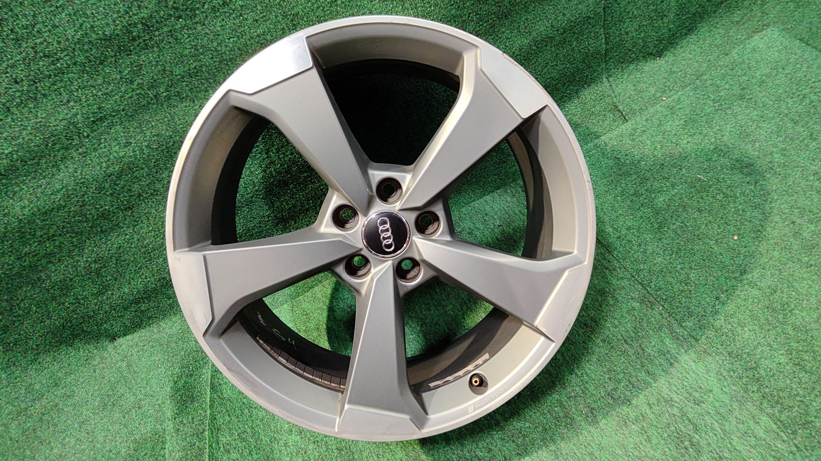 Audi Wheel R-19x8.5 5 Single spoke OEM 8W0601025CG