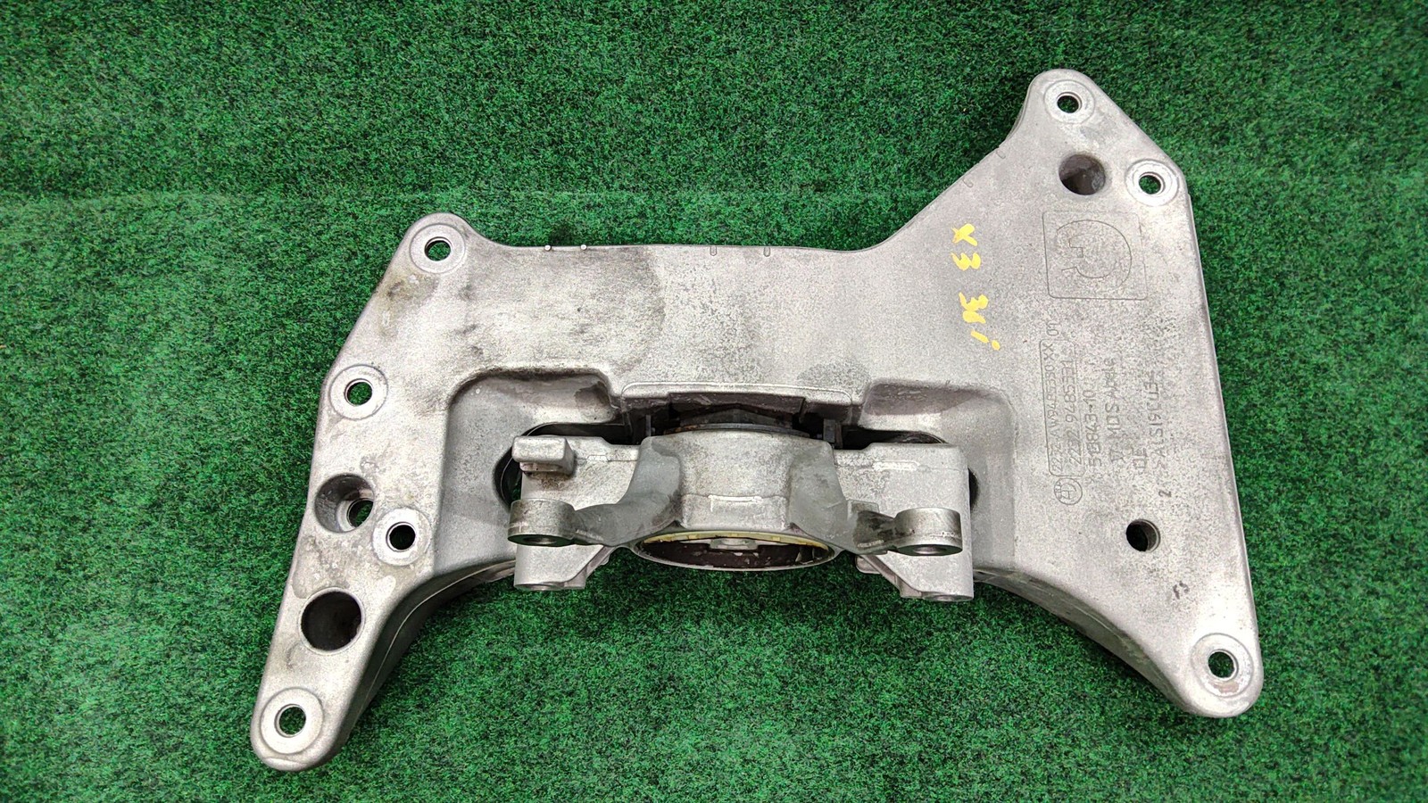 2018-2024 BMW X3 2.0L RWD Automatic Transmission Mount Support Bracket OEM