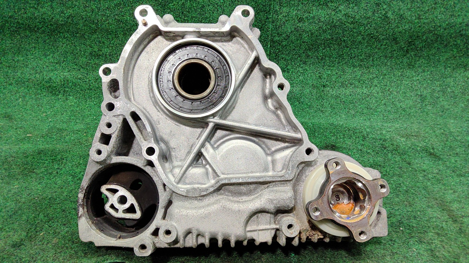 2012-2021 BMW 330i Transfer Case OEM 27107505374 27107639262 27107643756