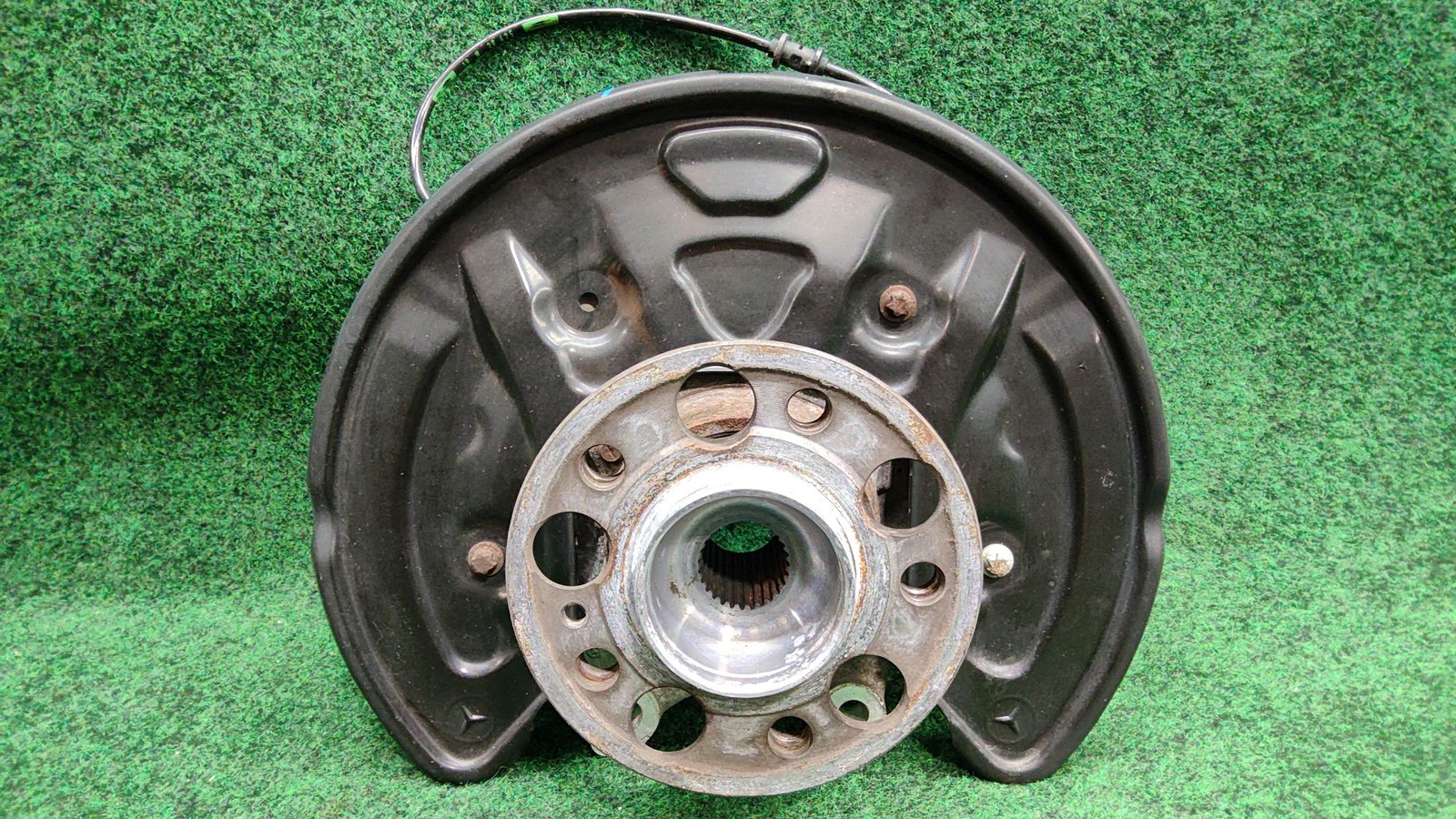 16-22 Mercedes Glc 300 Right Rear Wheel Knuckle 17k Oem A2133503205 A2133570500