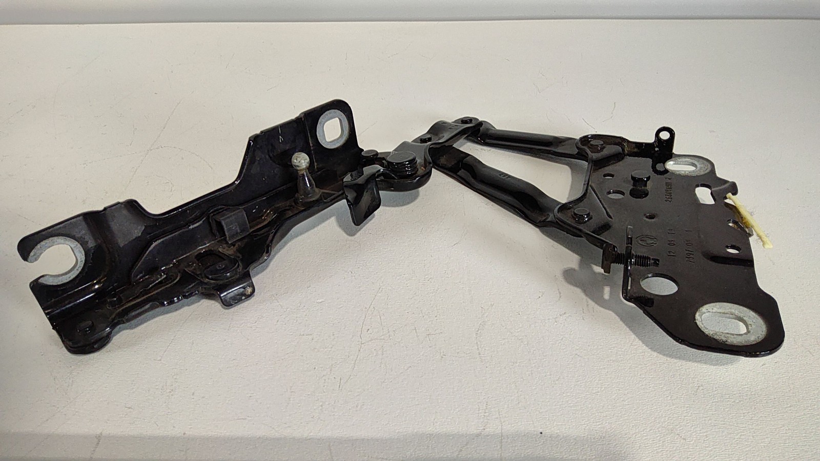 2018-2024 BMW X3 Hood Hinge Right Side OEM 41617475792