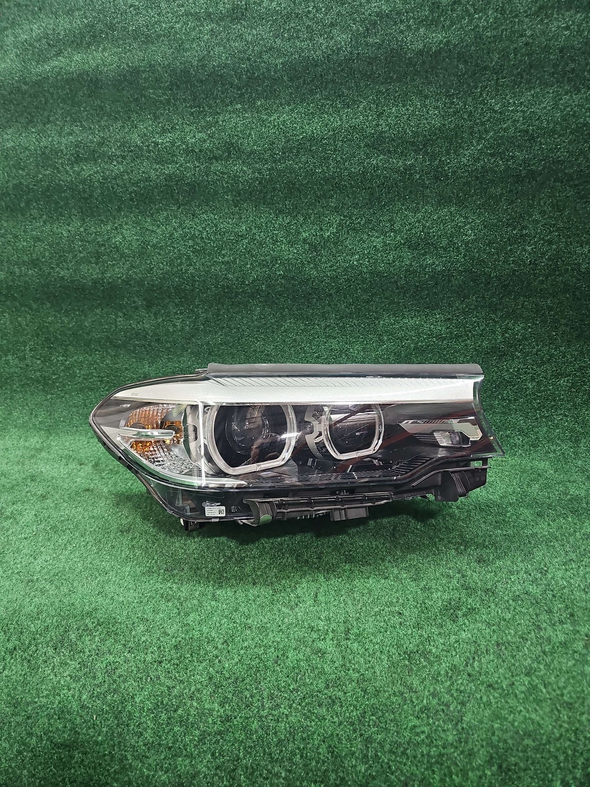 2017-2020 BMW 530i Right Headlamp Assembly Rh OEM 63117214960 63117214966