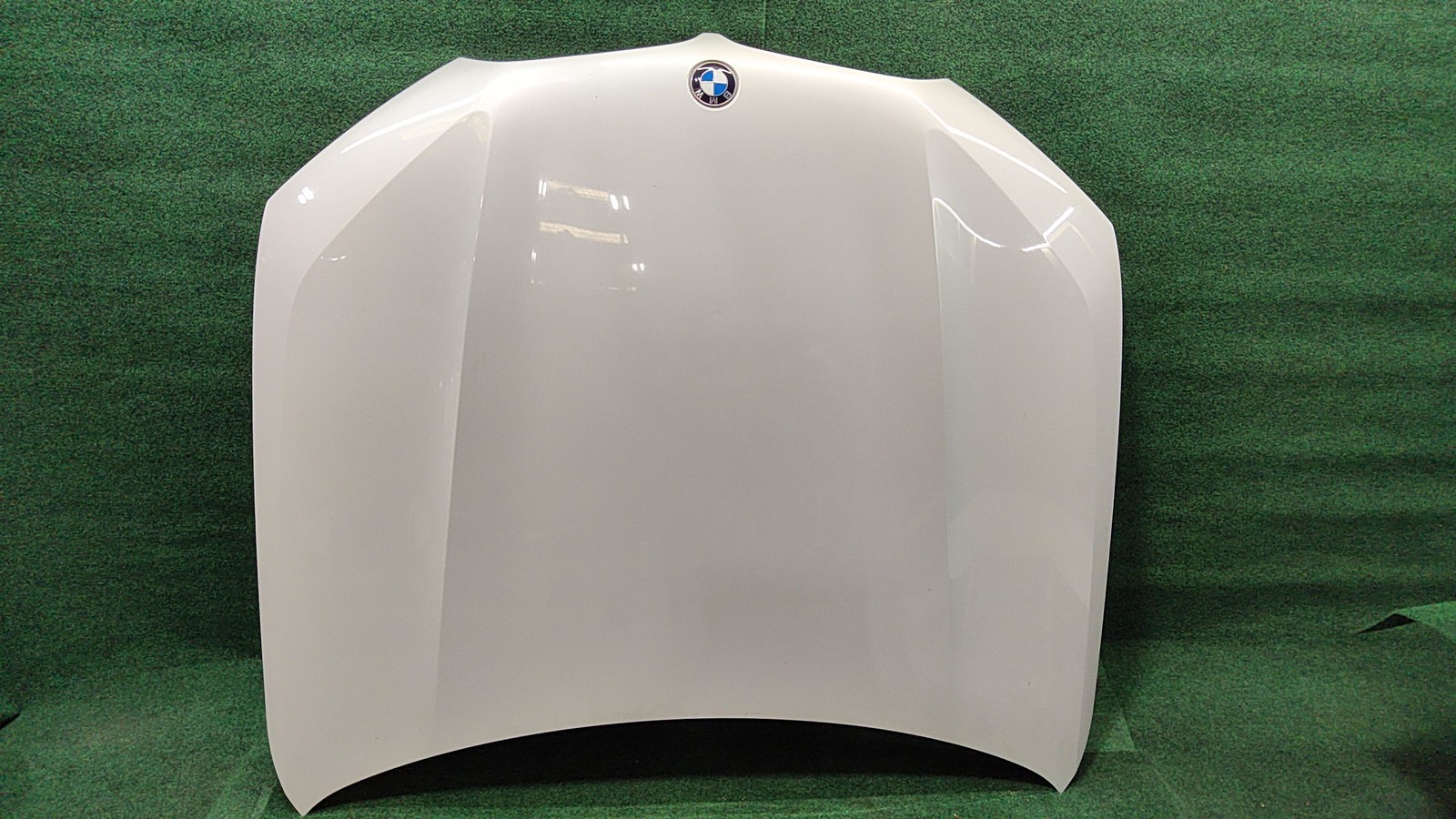 2019-2025 BMW X5 Hood Color Mineral White/A96) OEM 41007492375
