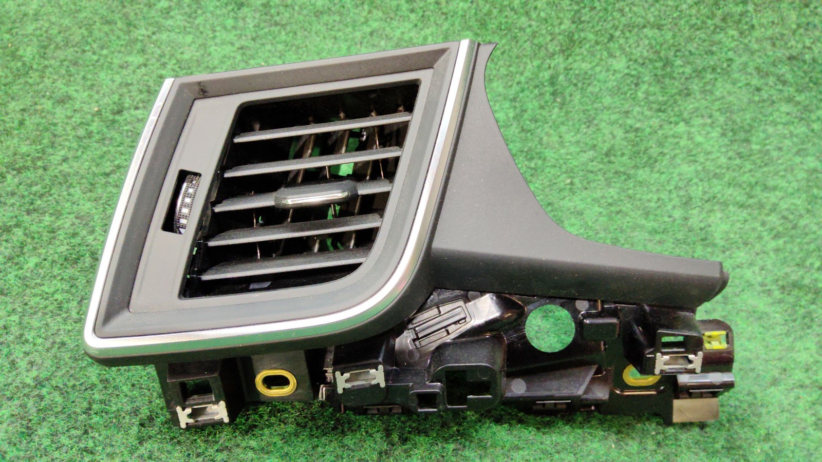 2018-2020 Audi SQ5 Front Left Dash Air Vent Oem 80b820901a