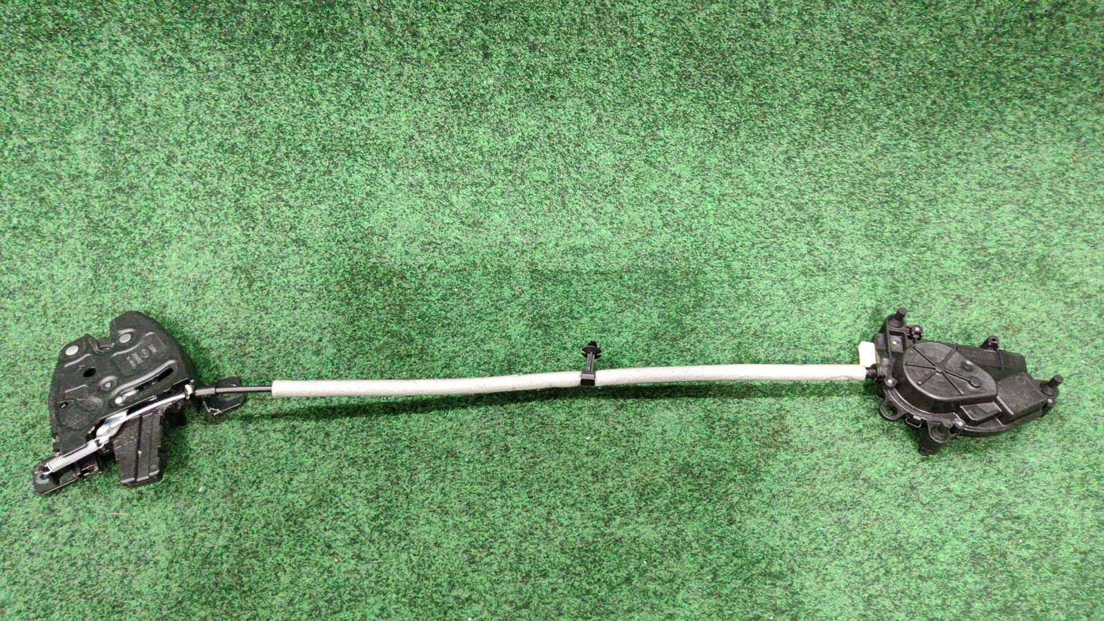 2019-2025 BMW X5 RH Trunk Deck Lid Latch OEM 01030758240