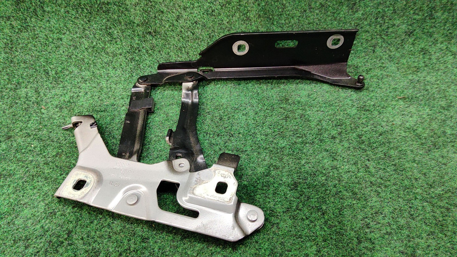 2020-2025 Audi Q5 Front Left Hood Hinge mythos Black Metalliс Oem 80a823301c