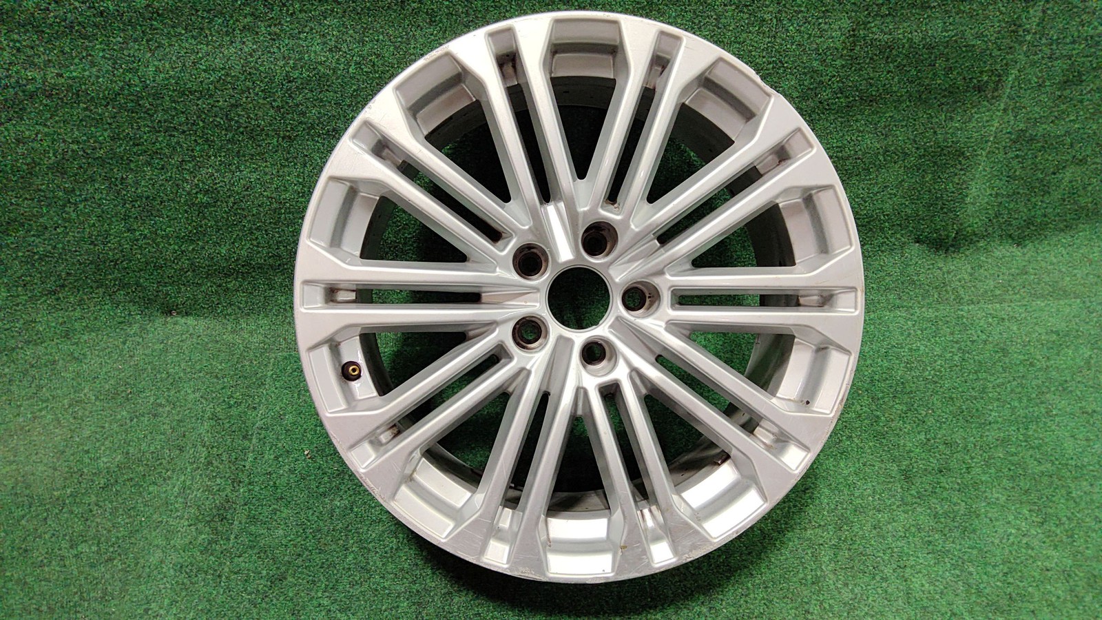 Audi Wheel 18x8 10 Spoke Thin Spoke Oem 8w0601025