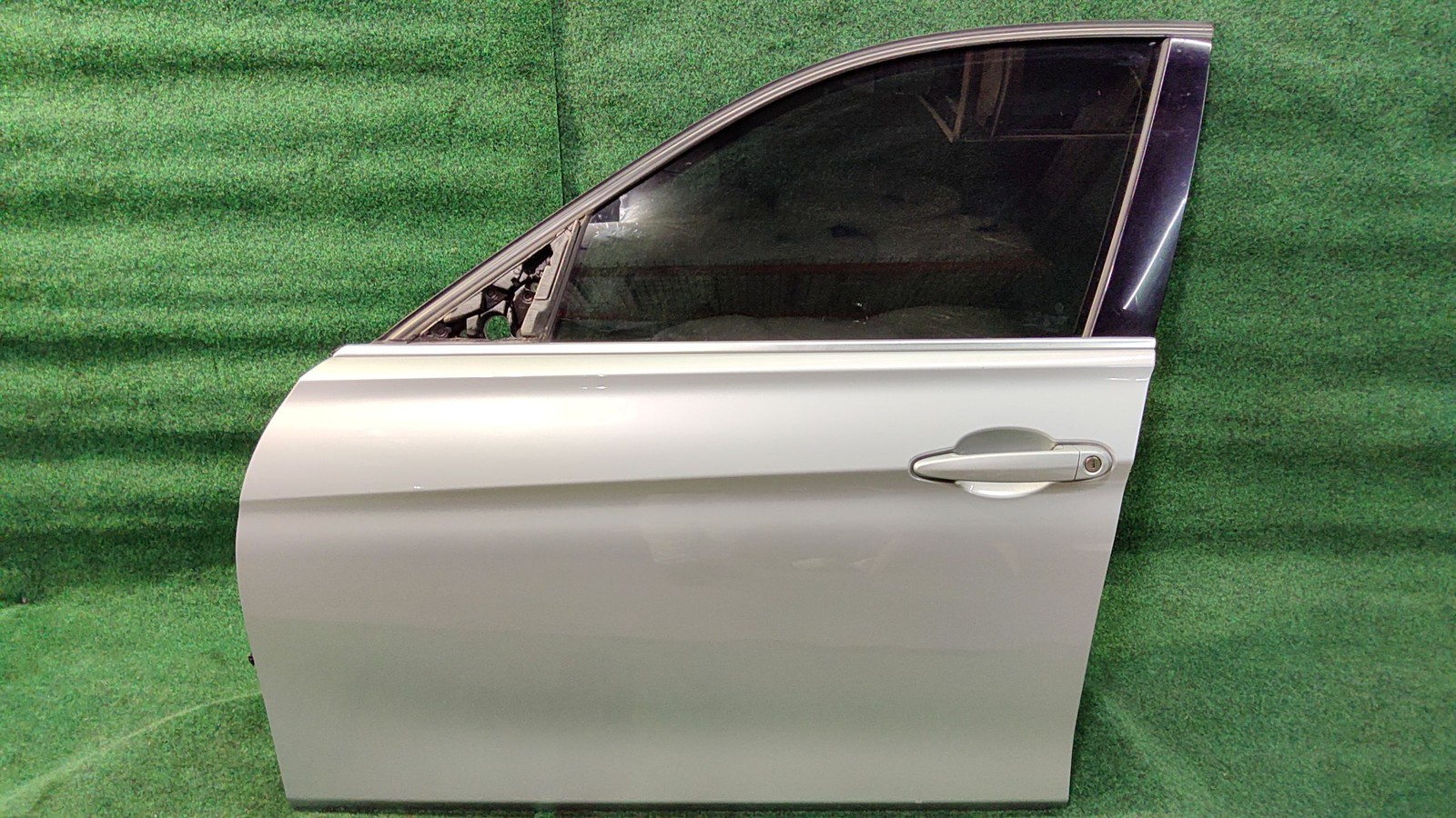 2012-2019 BMW 330 Front Left Door Glacier Silver/a83 Oem 41007298565 41009628763