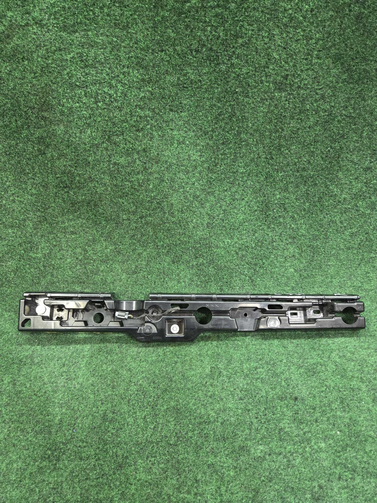 2017-2023 Bmw 540i Rh Rocking Moulding Braket Supporting Ledge Oem 51777387346
