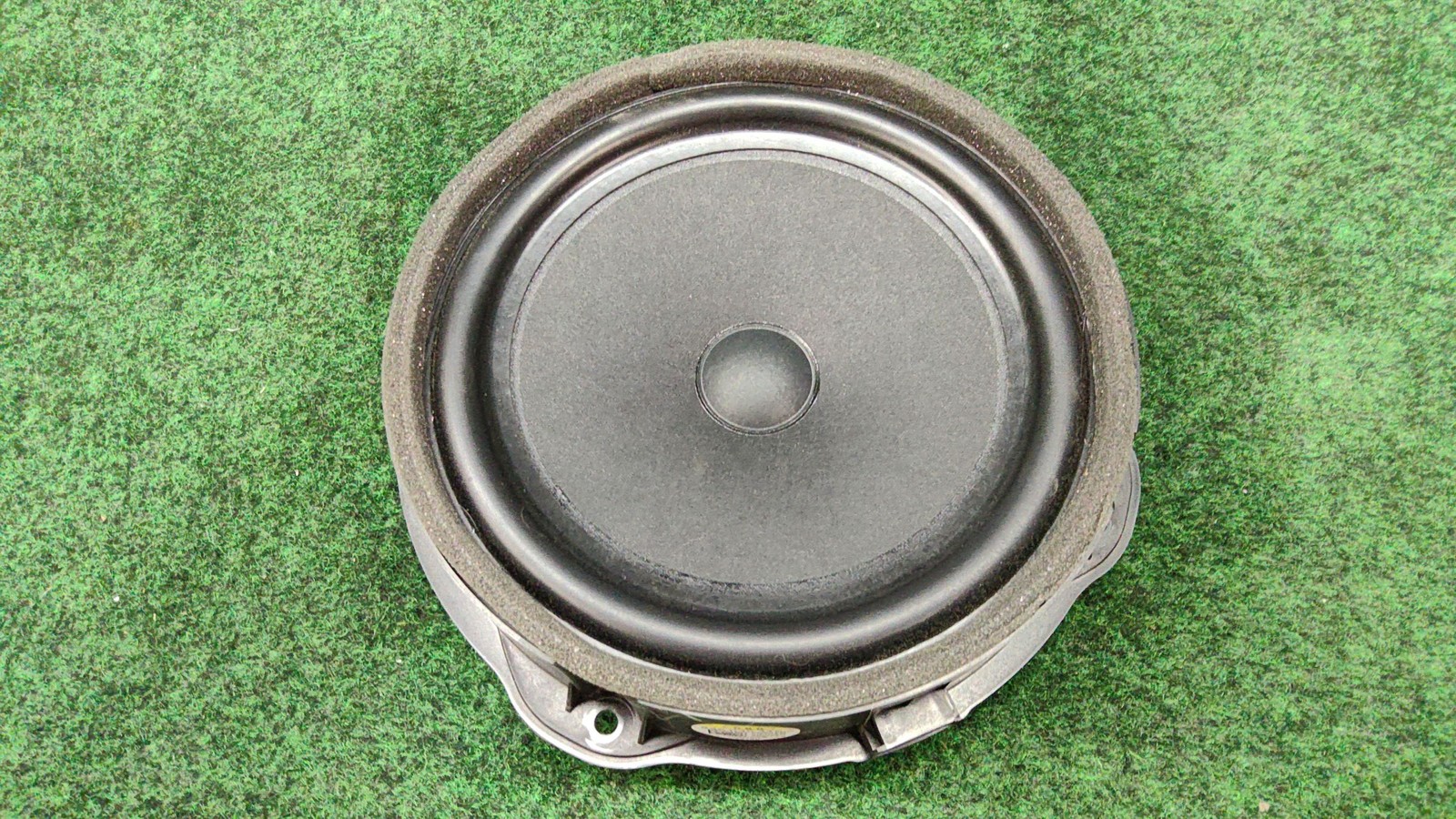 2019-2025 Audi Q3 Bass Loudspeaker Base Sound System Oem 83a035415a