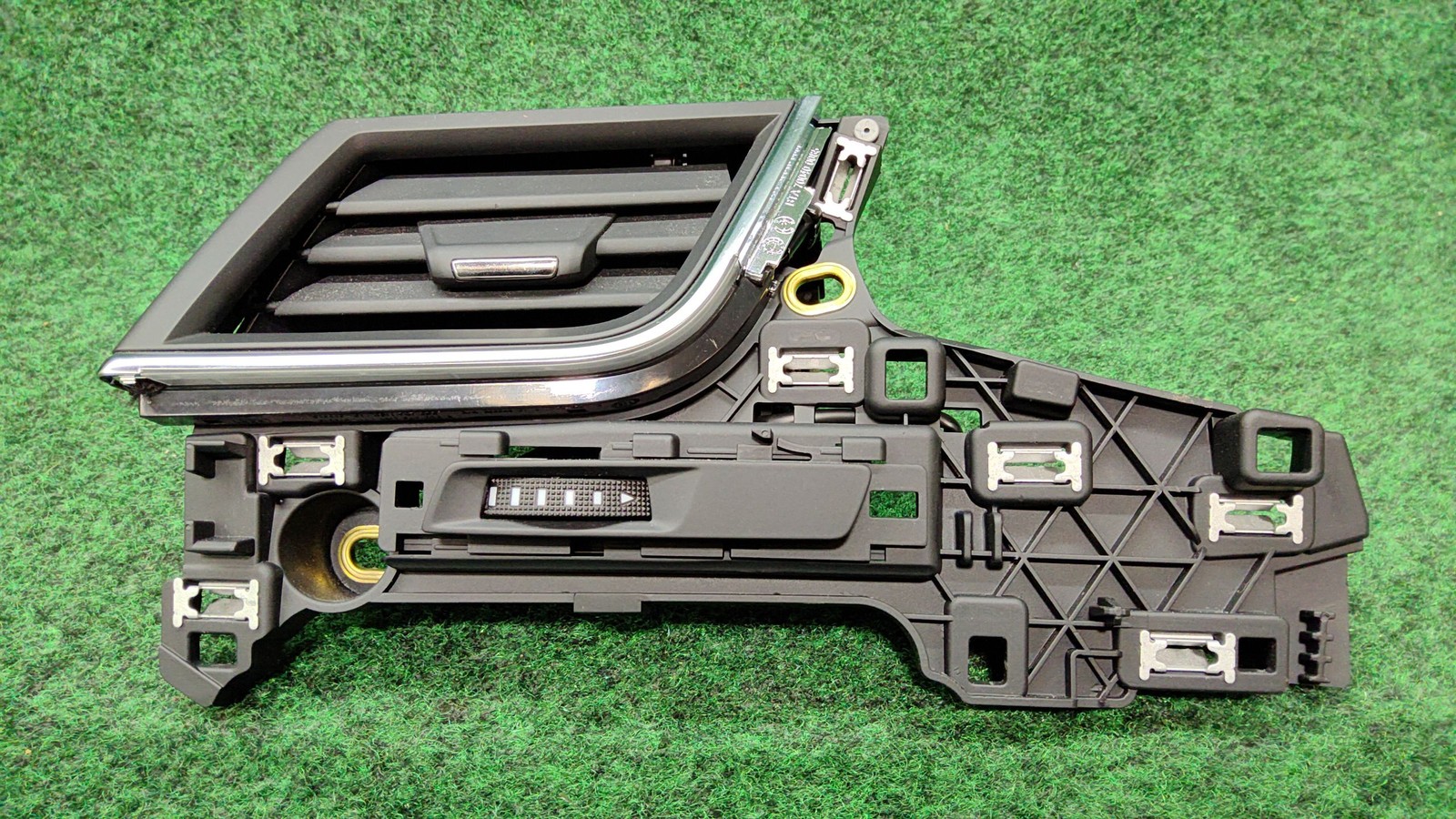 2017-2019 Audi Q7 Quattro Front Left Dashboard Air Vent Oem 4m1820901ba