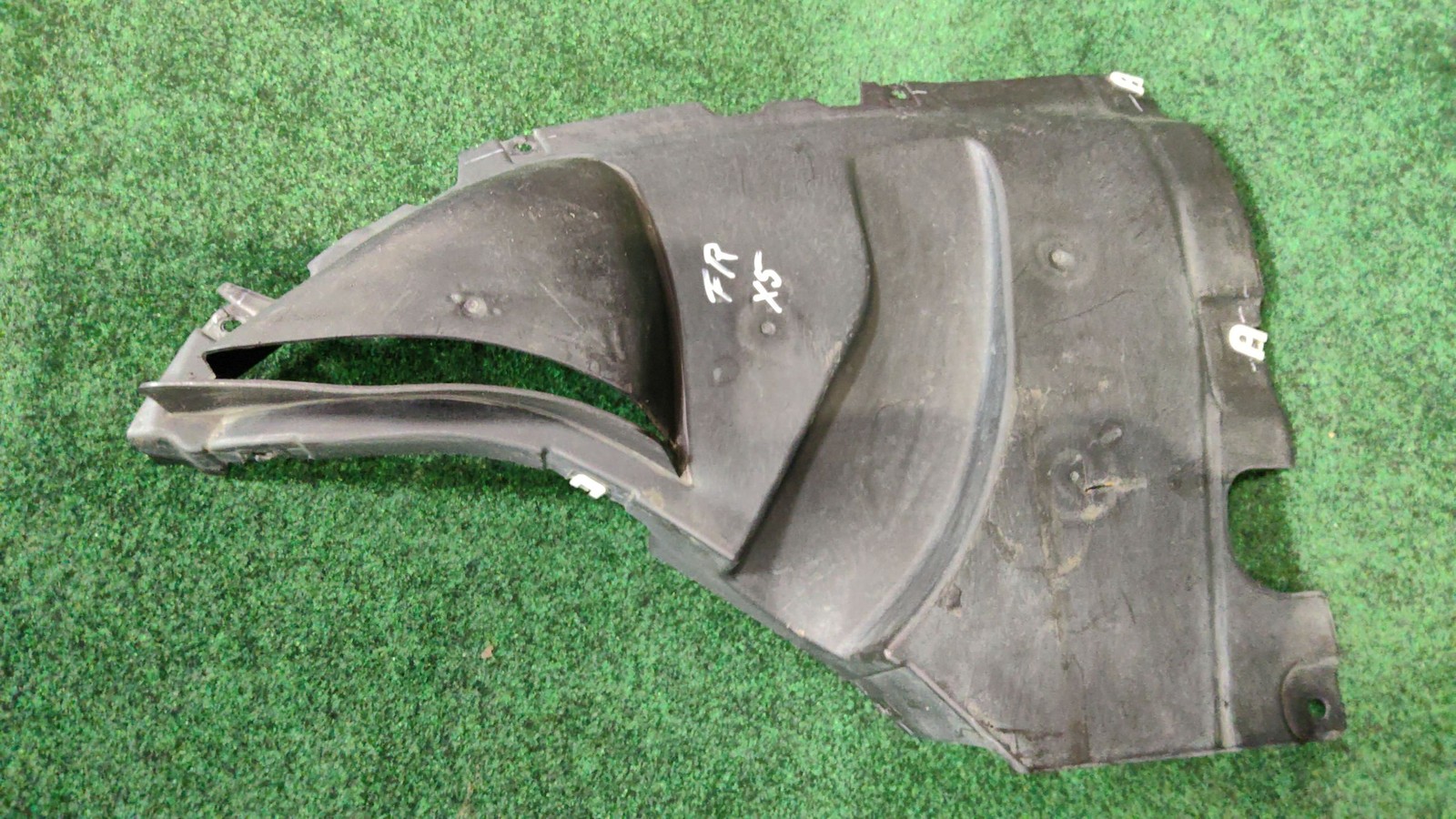 2019-2023 BMW X5 Lower Front Right Wheel Housing Cover OEM 51717469470