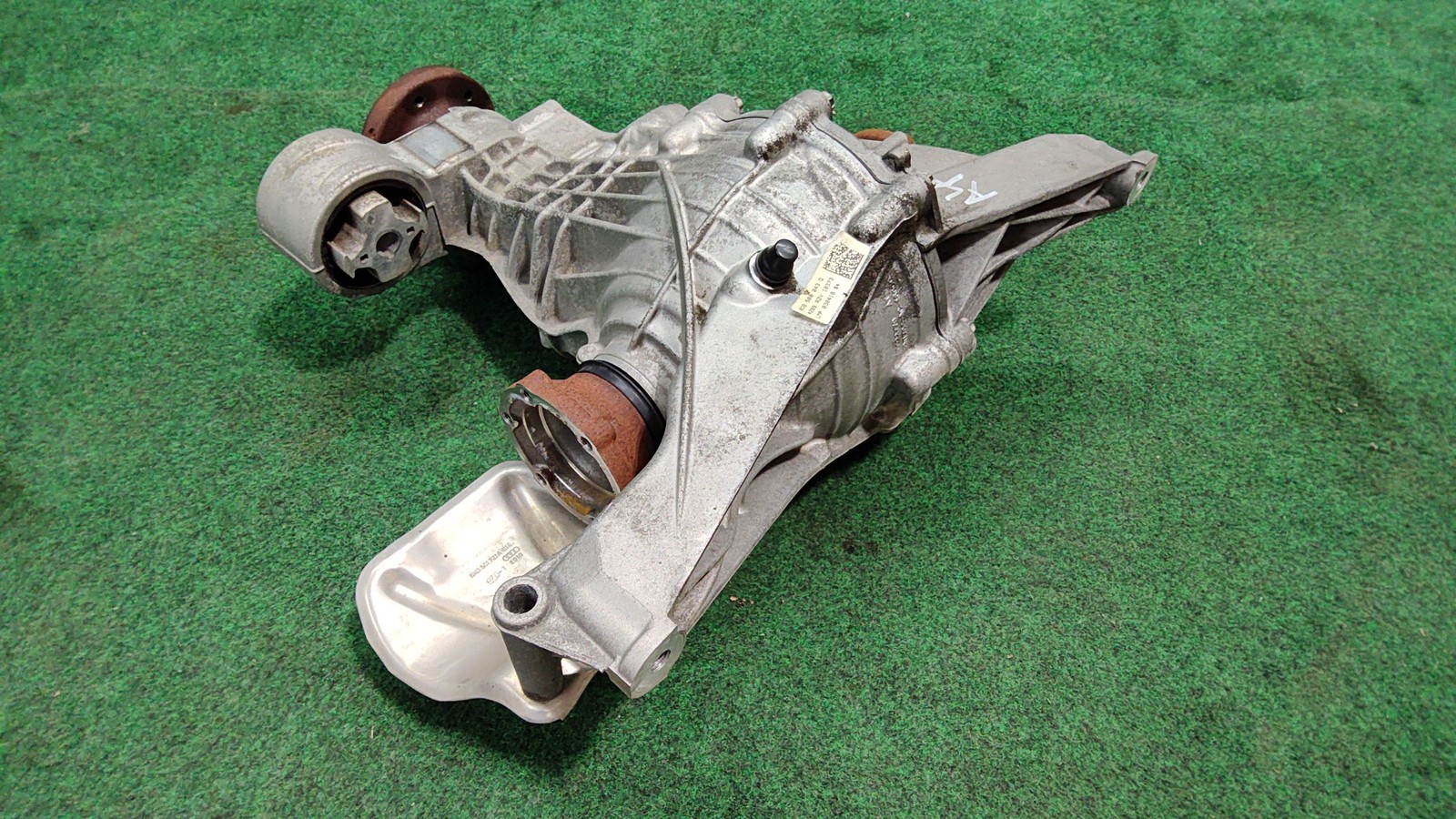 2017-2019 Audi A4 Quattro Rear Axle Differential 69k Mls Oem 0db500043g