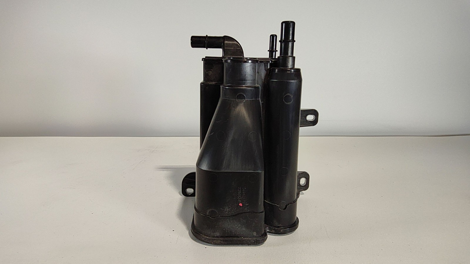 2016-2022 BMW 740i Fuel Evaporator Canister Reservoir OEM 16137356534