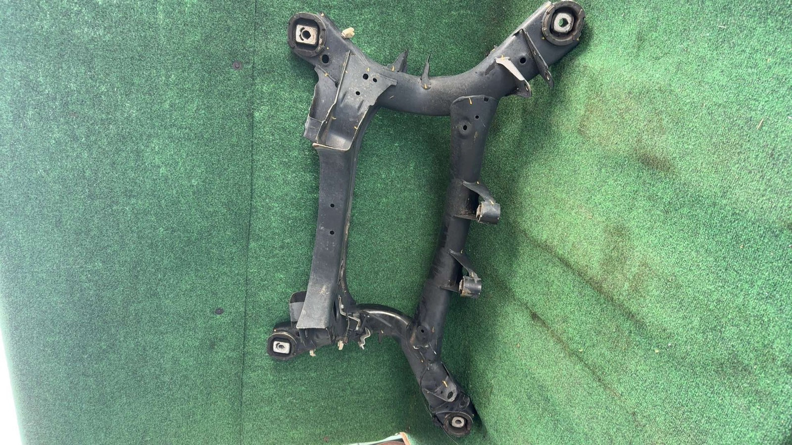 2018-2024 Bmw 330i Rear Crossmember Oem 33306851657