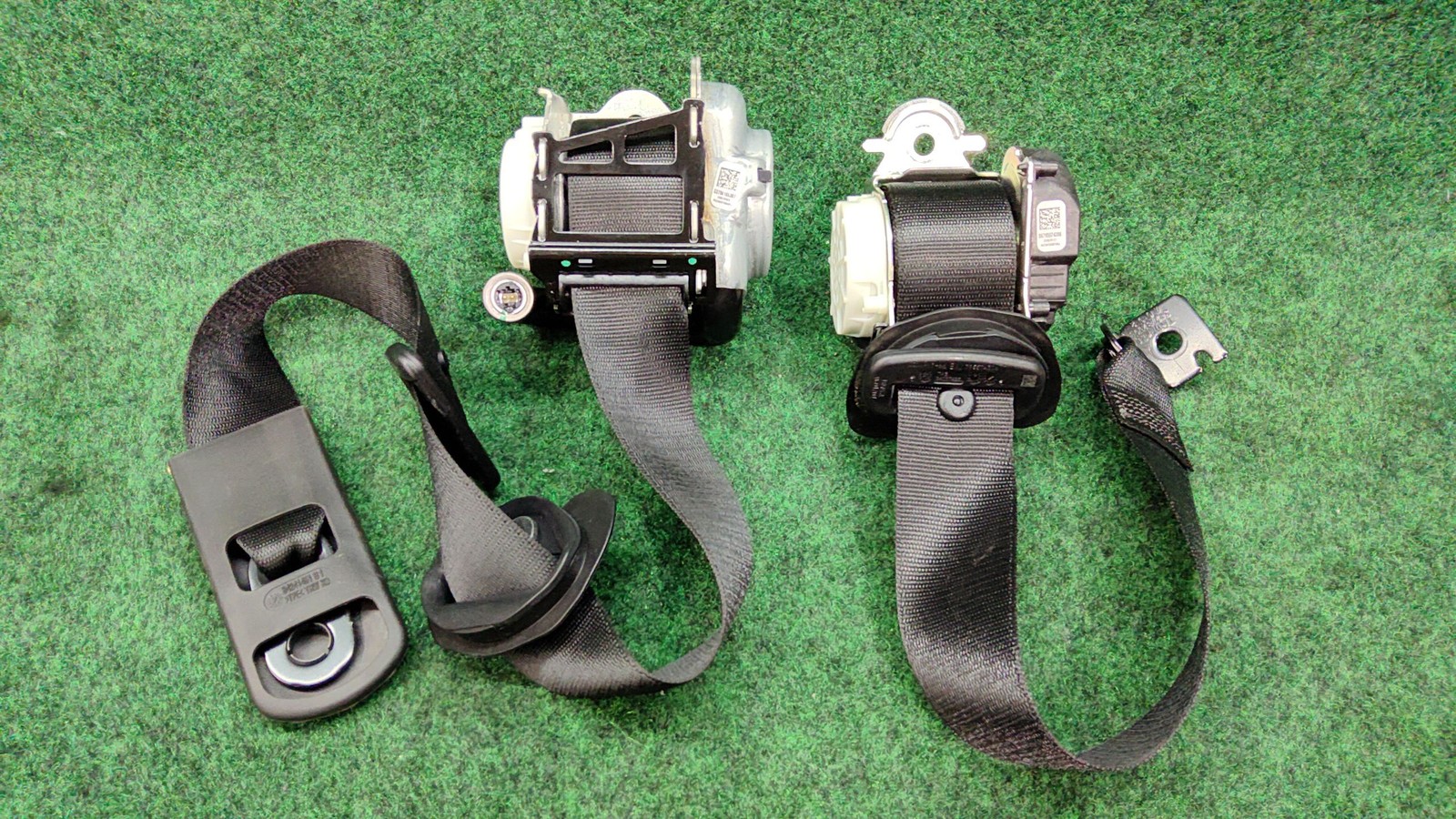 2019-2024 BMW X7 Rear Seat Belt 2nd & 3rd Row OEM 72118092019 72117955743