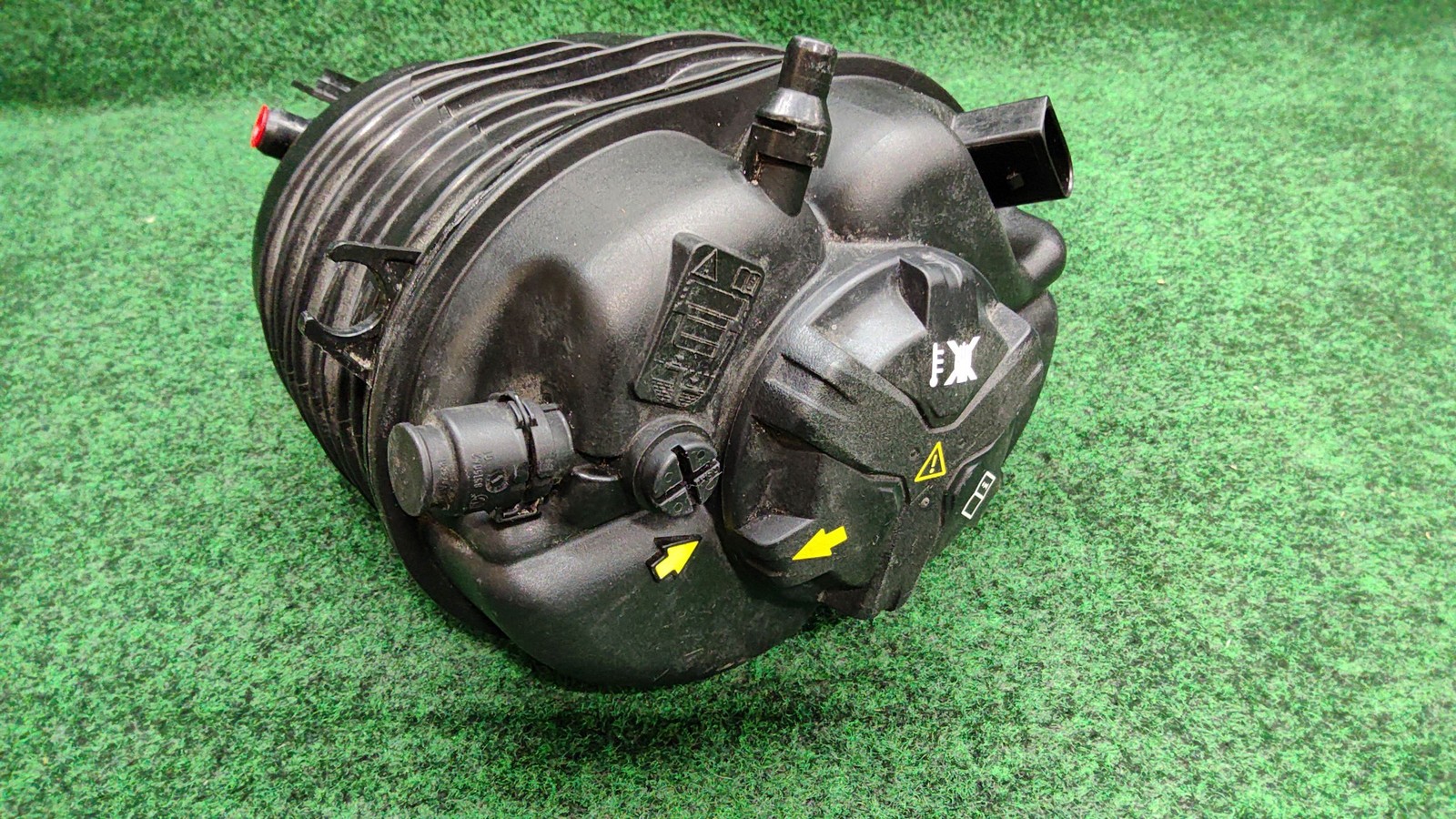 2019-2022 Bmw 330i Engine Coolant Expansion Tank Reservoir Oem 17138610652