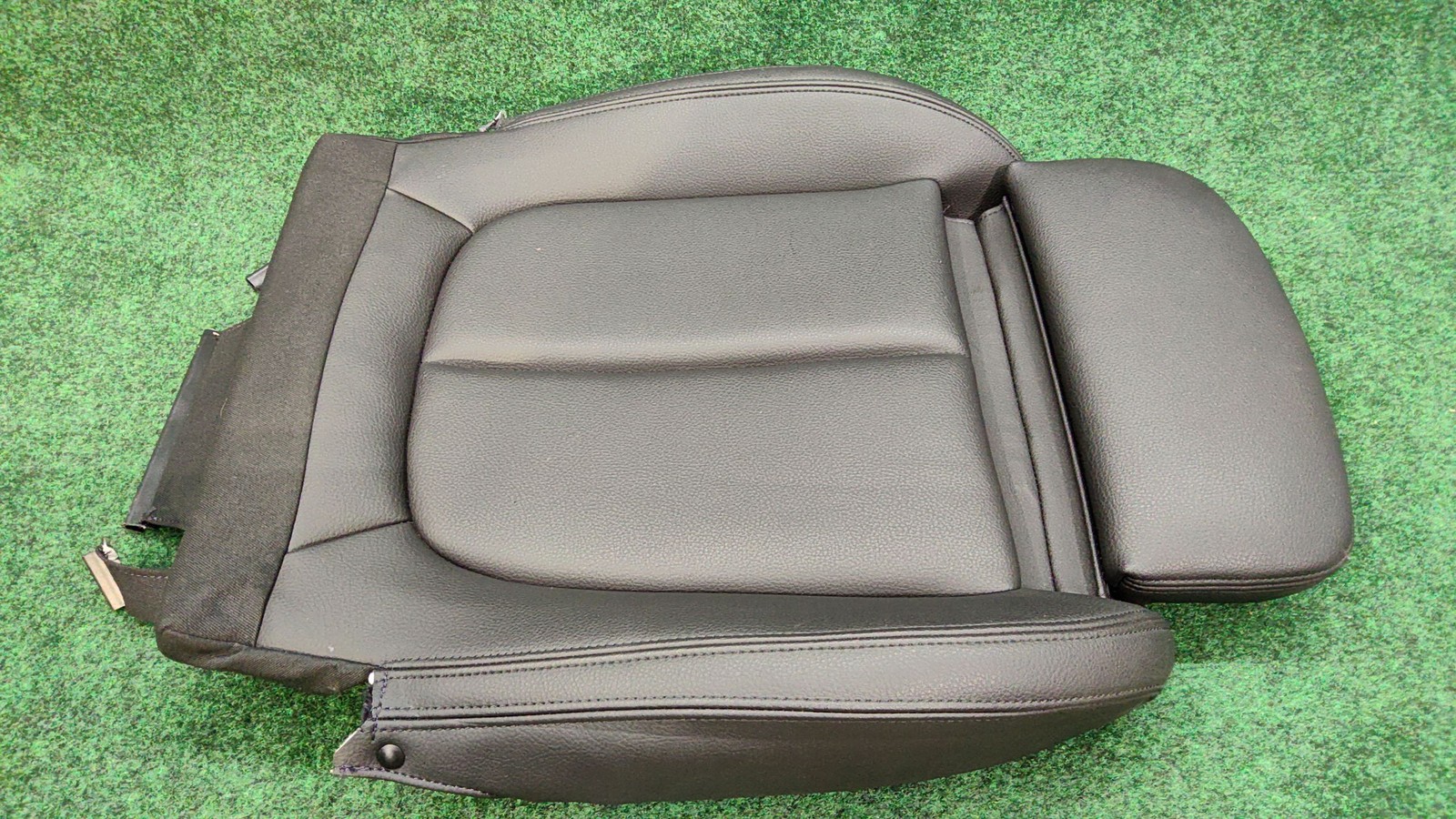 2016-2022 BMW X1 Front Right Cushion Seat Vinyl Sensa Tec Black OEM 52107482592