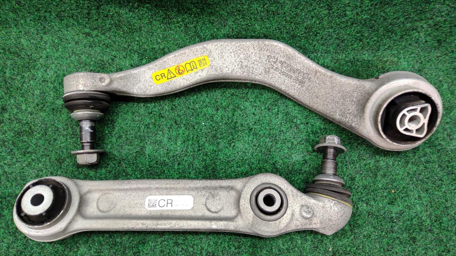 2017-2024 BMW 530i Front Right Lower & Upper Control Arm OEM 31106861178