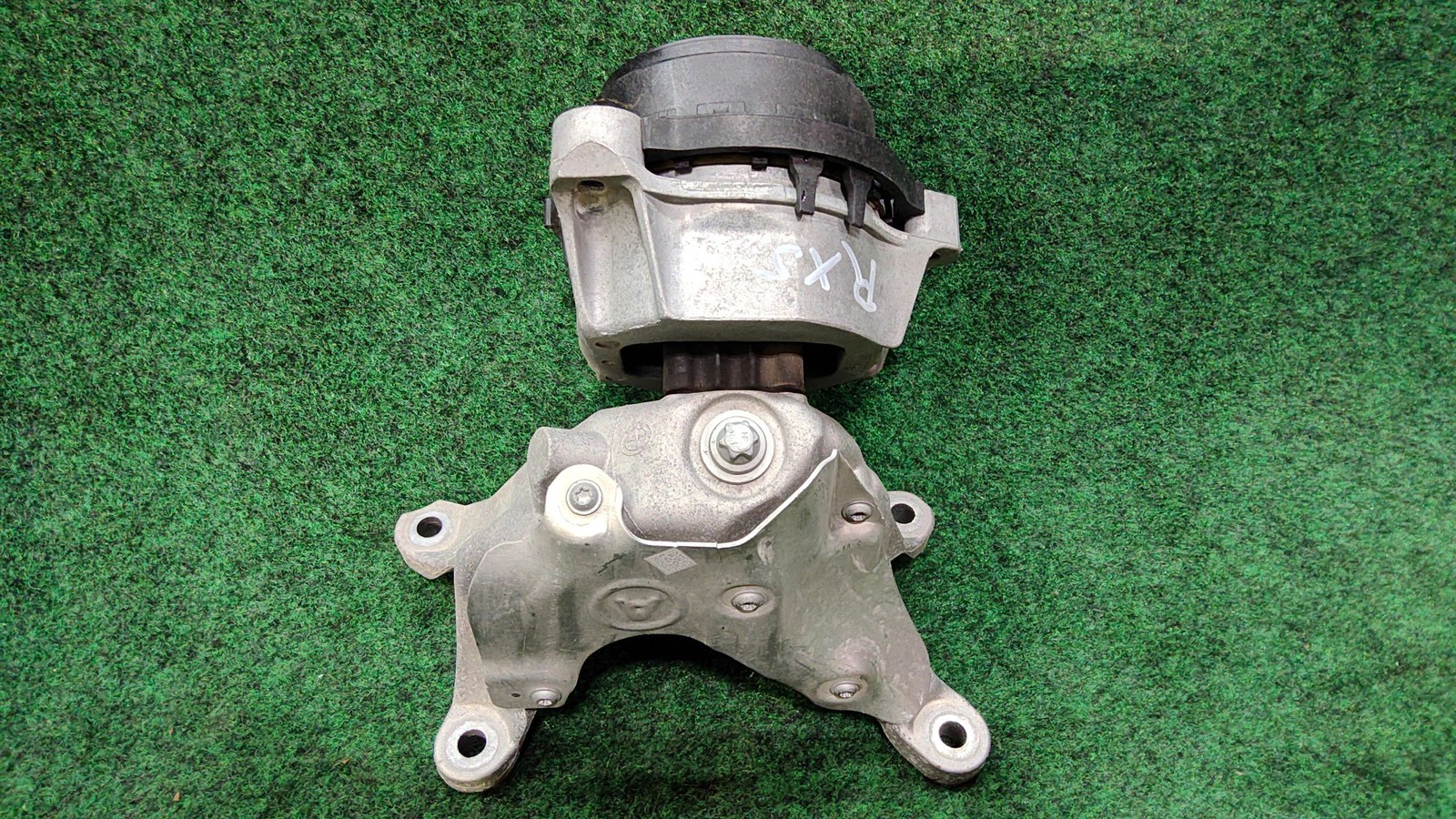 2020-2025 BMW X5 Right Engine Mount Engine bracket OEM 22116860472 22116876216