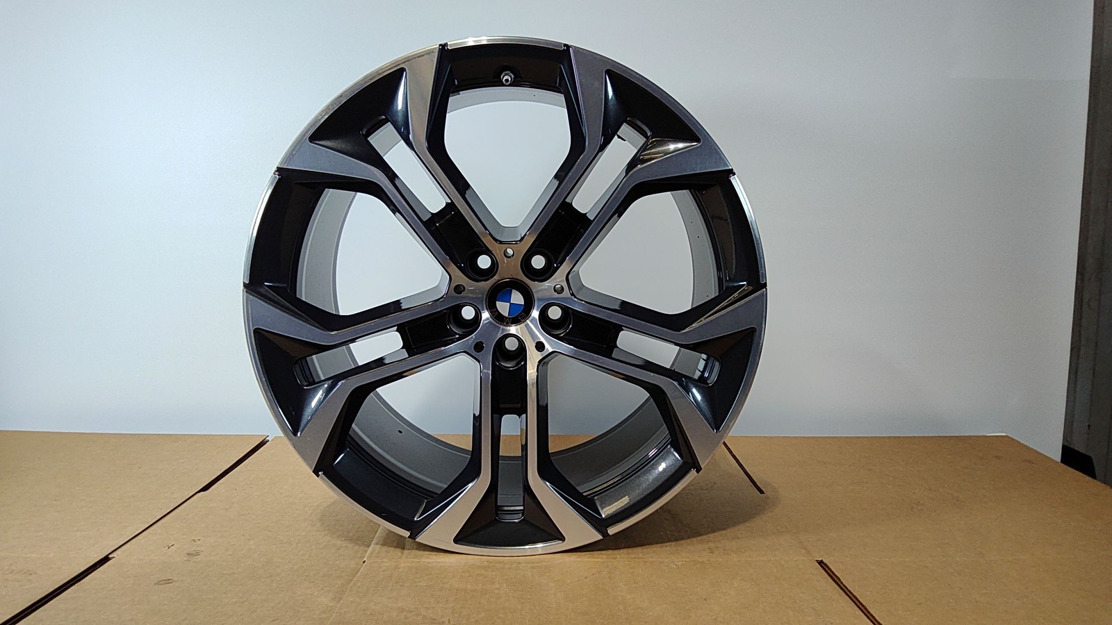 19-25 BMW X5 Wheel 21x9-1/25 Y Spoke Wide Silver And Black OEM 36116883761