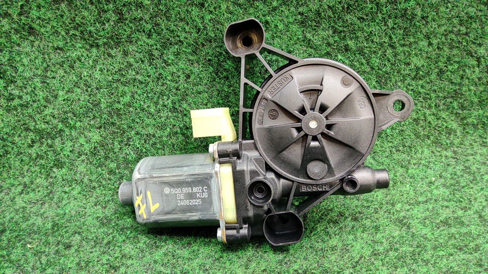 2019-2025 Audi Q3 Left Front Door Window Regulator Motor Oem 5q0959802c
