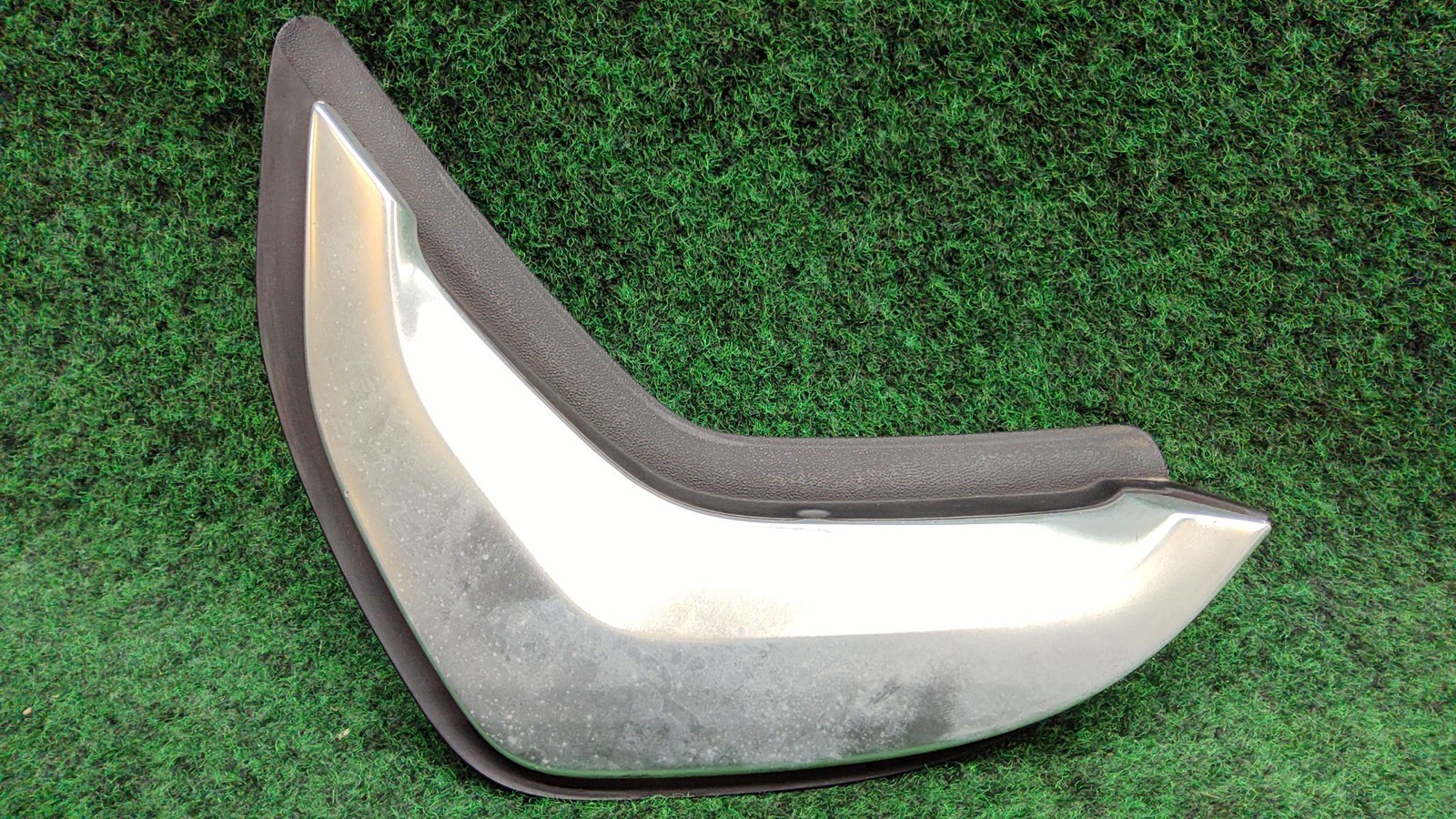 2018-2022 BMW 330i Right Quarter Glass Chrome Trim OEM 51437465156