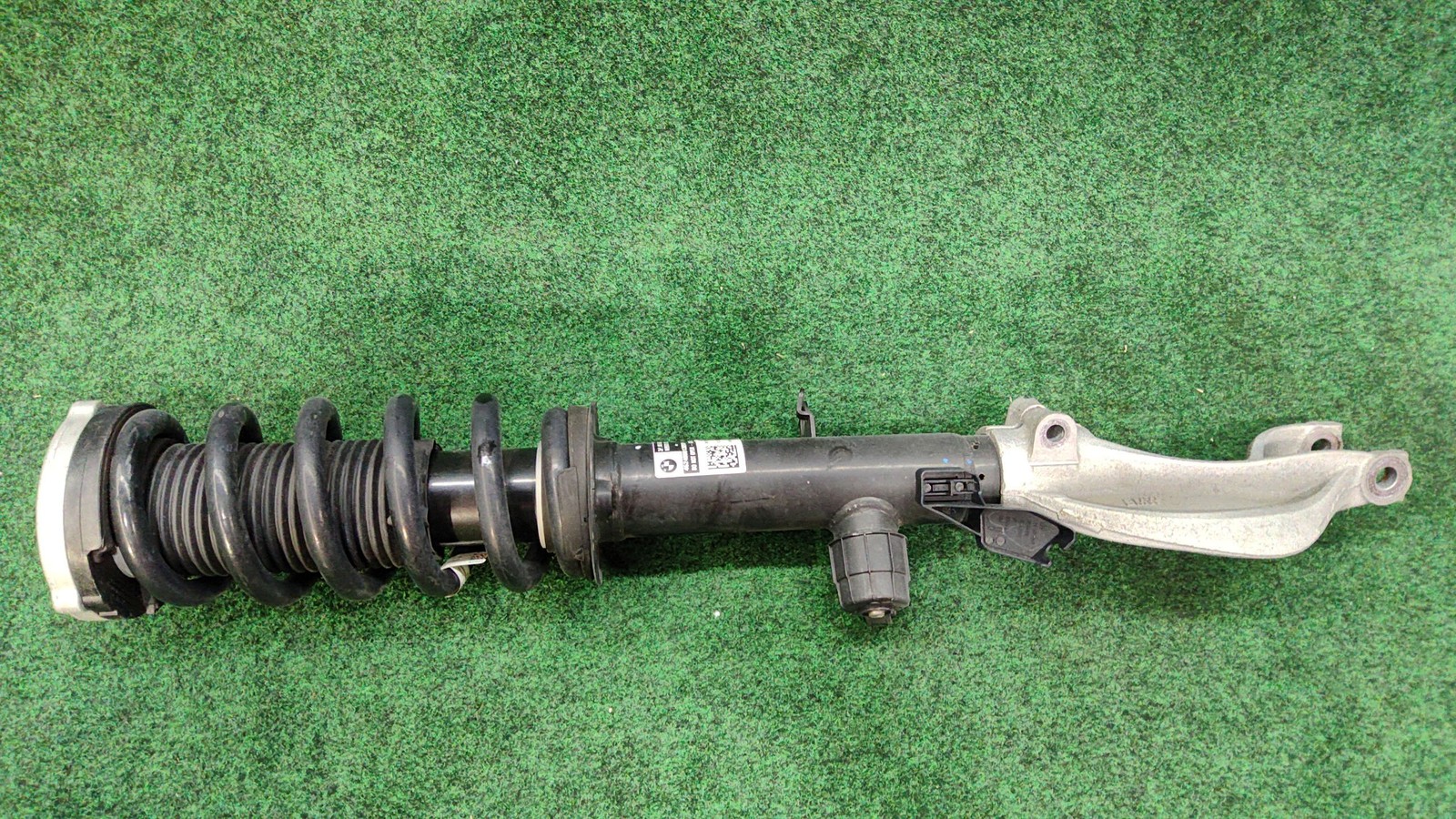 2019-2023 BMW X5 Front Right Side Shock Strut Absorber OEM 37106869020
