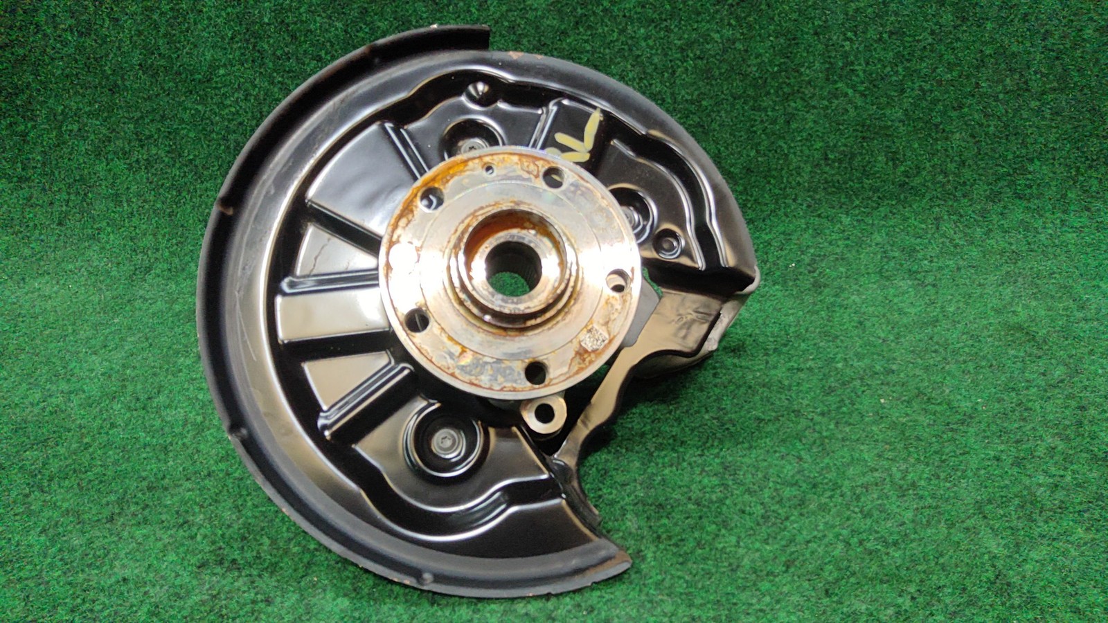 2019-2025 Audi Q3 Rear Left Wheel Bearing Housing Knuckle 1k Mls Oem 5qf505435h
