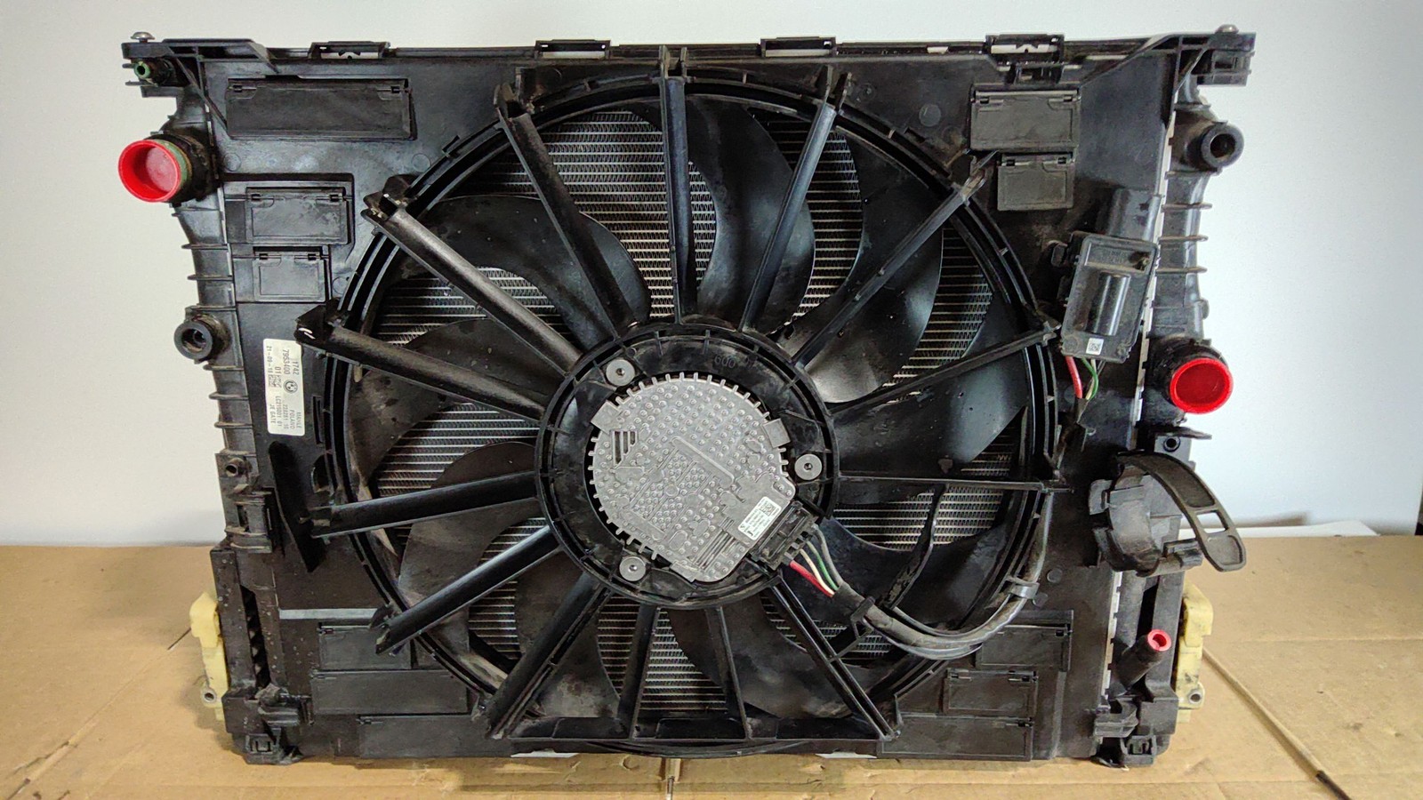 2017-2023 BMW 530i Radiator Cooling & Fan Assembly OEM 17118743663 17427953400