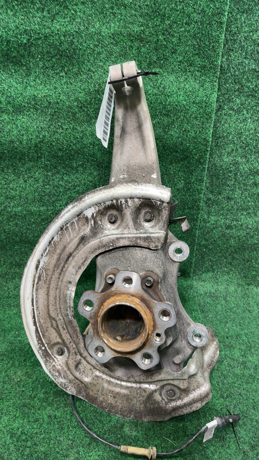 2017-2023 BMW 530i Front Left Spindle Knuckle Hub OEM 31206884385