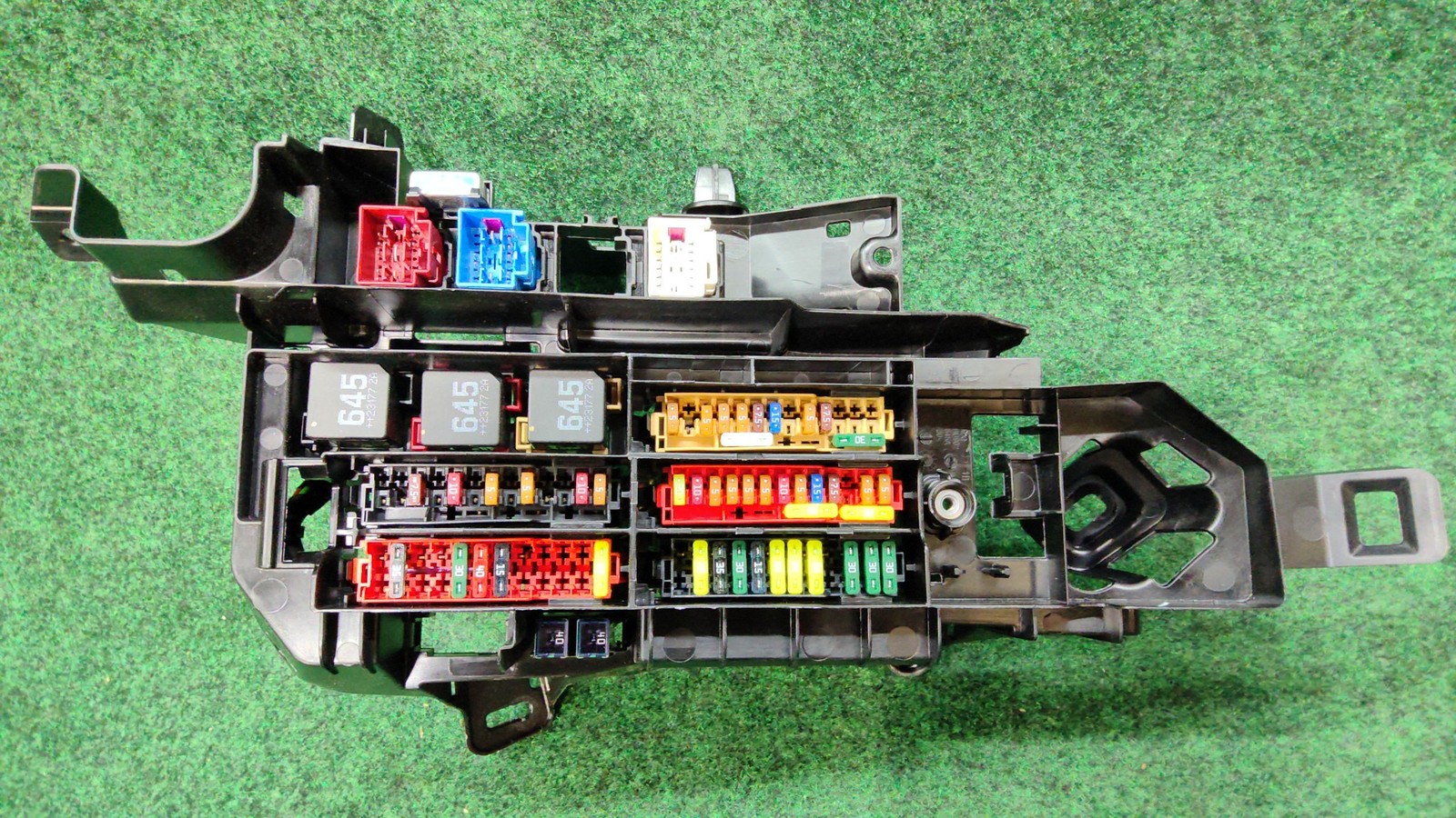 2023 Audi Q5 Support Fuse Holder And Relay Plate Oem 80a971845a Original