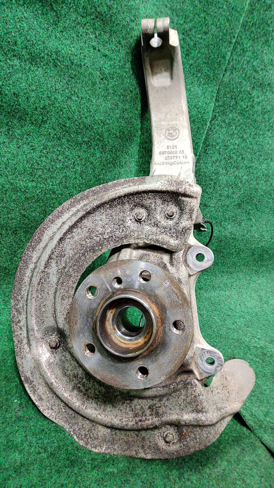 2019-2025 BMW X7 Front Left Steering Spindle Knuckle Hub OEM 31216876655