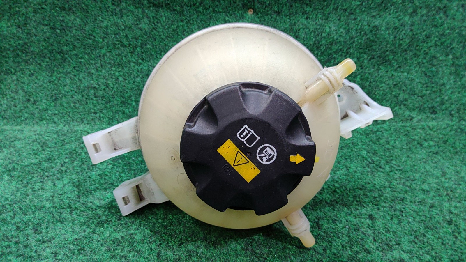 2018-2024 BMW X3 Coolant Expansion Tank OEM 17138610660