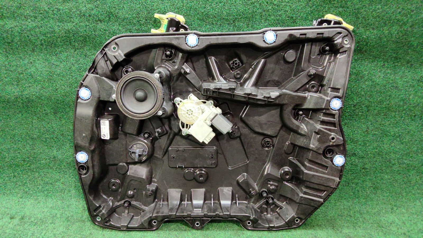 2019-2023 BMW X5  Window Regulator RH OEM 51339463720