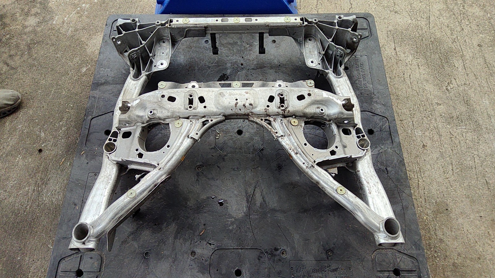 2016-2019 BMW 740i RWD Front Subframe Suspension Crossmember OEM 31106861106