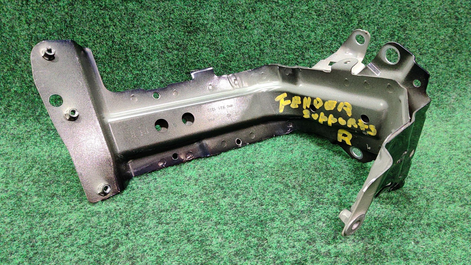 2017-2020 Audi Q7 Quattro Right Fender Mounting Bracket Oem 4m0821132c