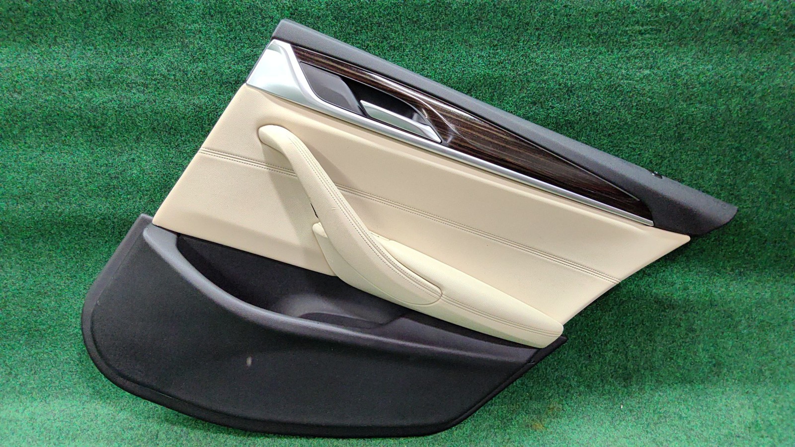 2017-2020 BMW 530i Rear Right Inner Door Trim Panel OEM 51427477096