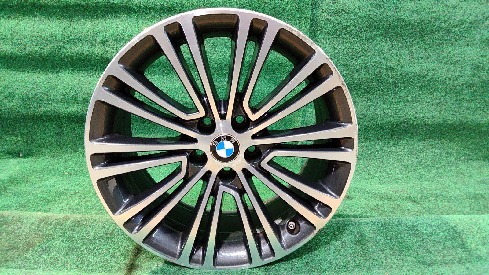 17-20 BMW Wheel 18x8 10 Spoke alternating Spoke Painted Dark Gray orbit Gray