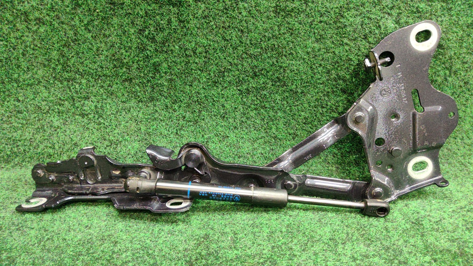 2019-2023 Bmw X5 Left Hood Hinge Oem 41009477741