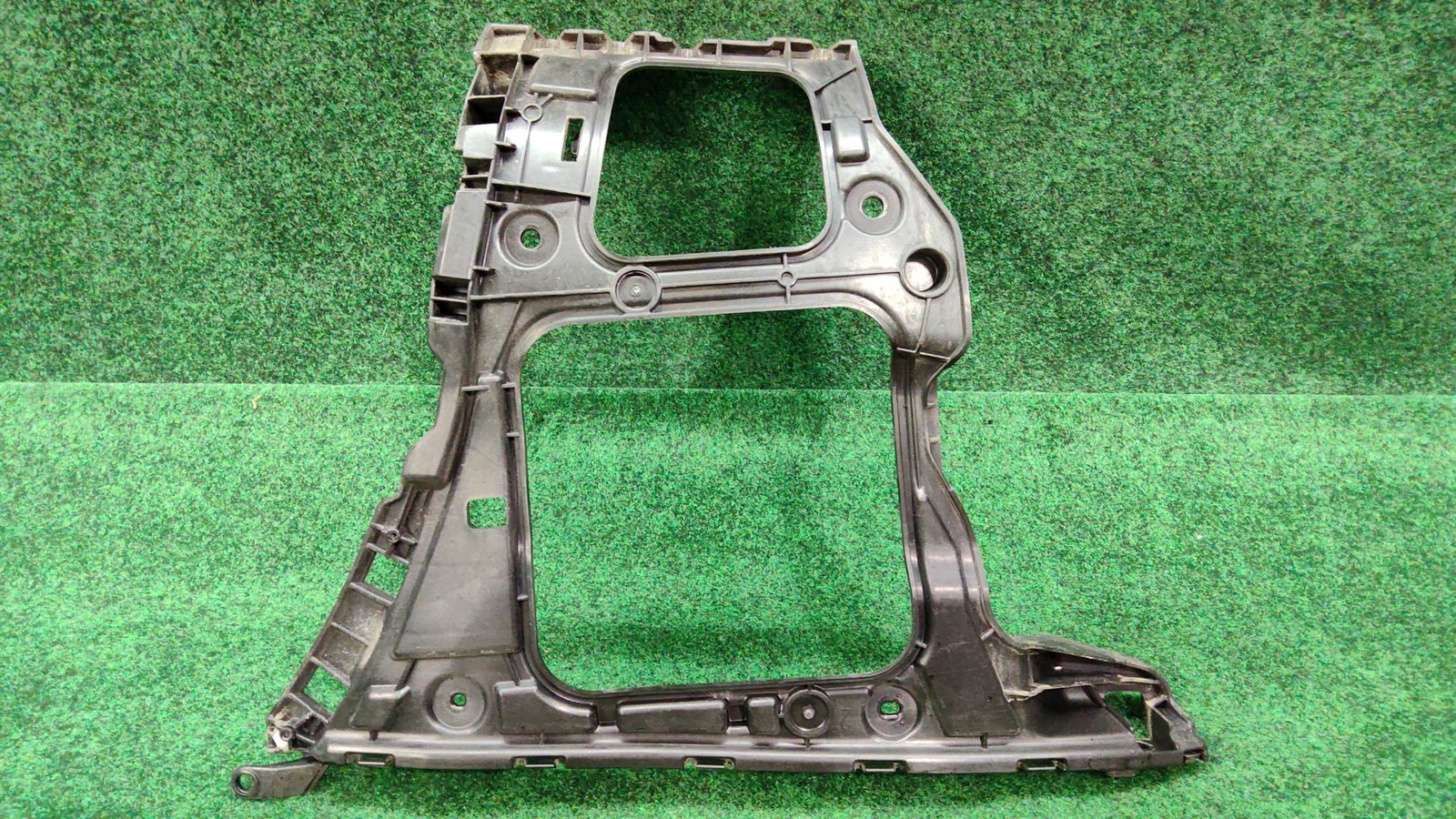 2020-2025 AUDI Q7 Rear Right Side Bumper Support Guide Bracket OEM 4M0807454B