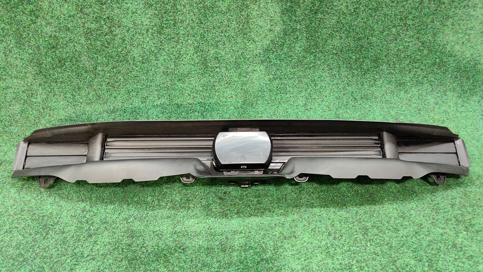 2019-2023 BMW X5 Front Kidney Grille Shell OEM 22677510